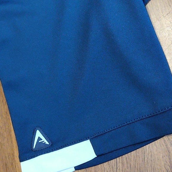 Polo - Picture 2 of 6